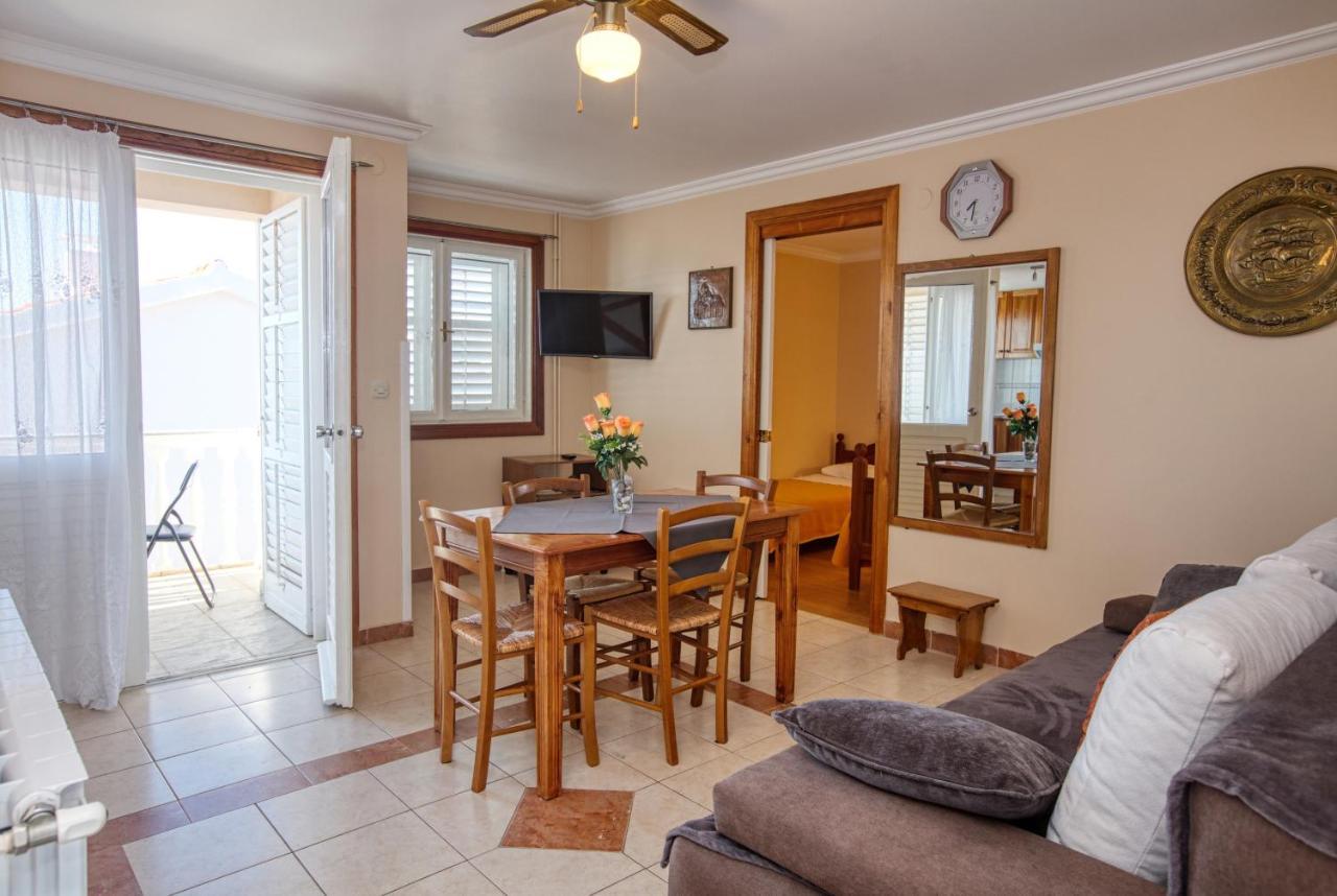 Apartments By The Sea Brodarica, Sibenik - 4194 外观 照片